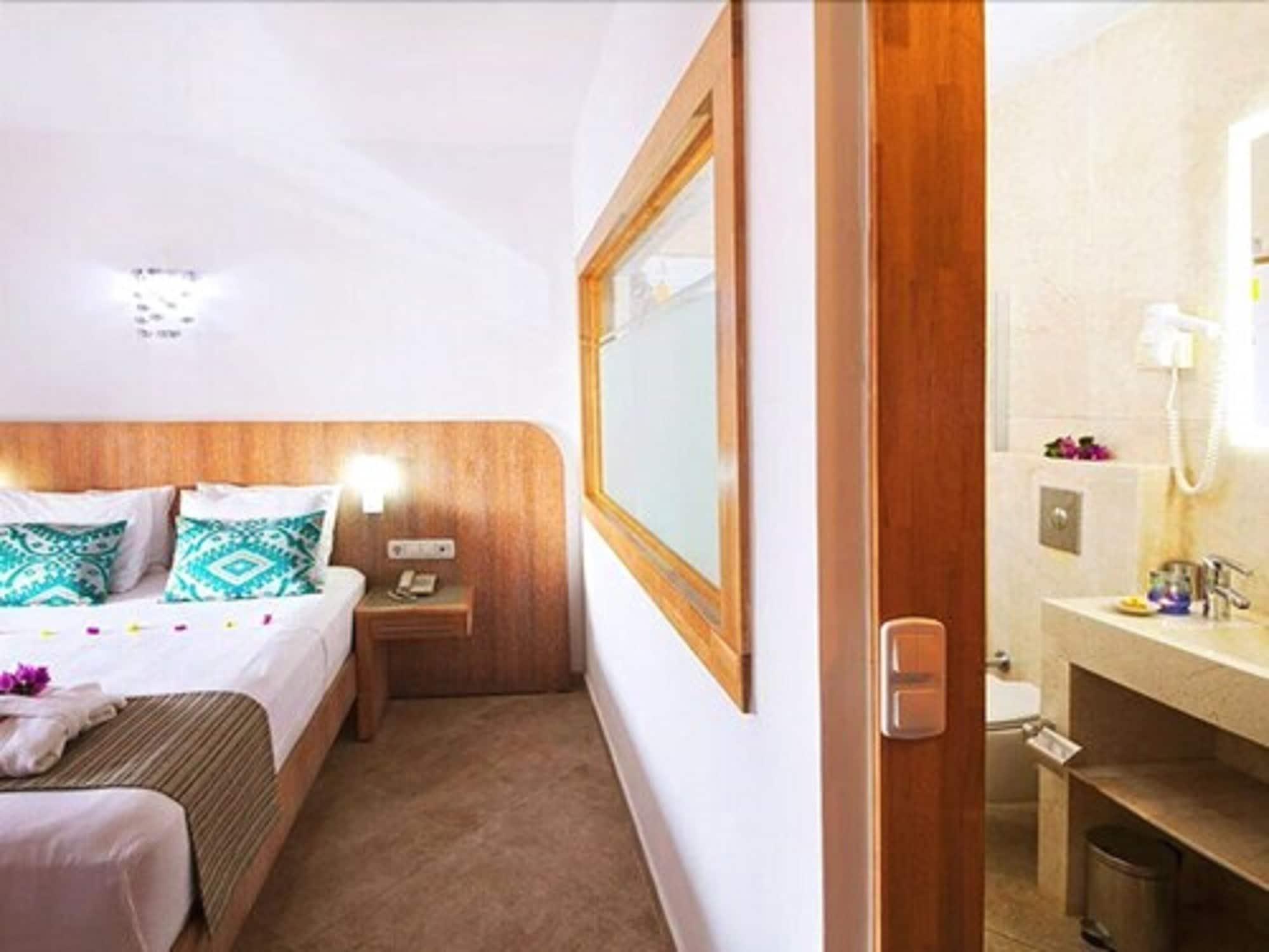 Mekvin Hotels Deniz Feneri Lighthouse Kaş Esterno foto